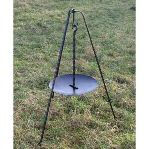 Hanging pan for tripod