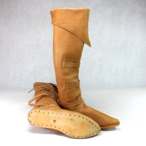 Bucket boots brown with nailed sole 46