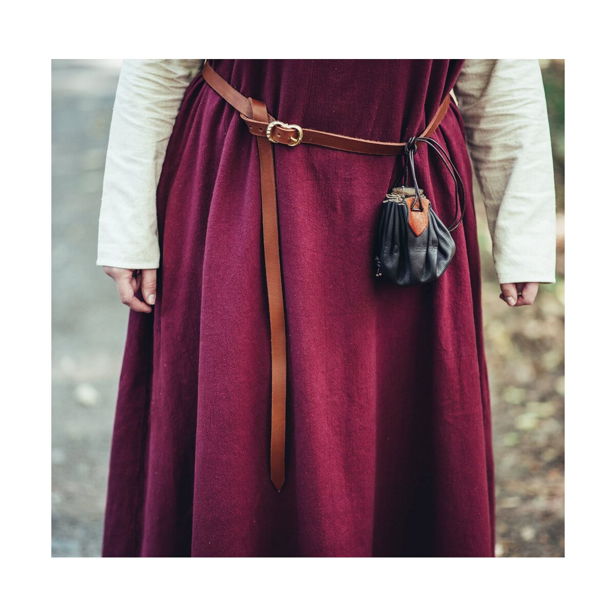Simple ceinture médiévale en cuir brun