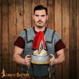 Centurio Helm mit rotem Helmbusch