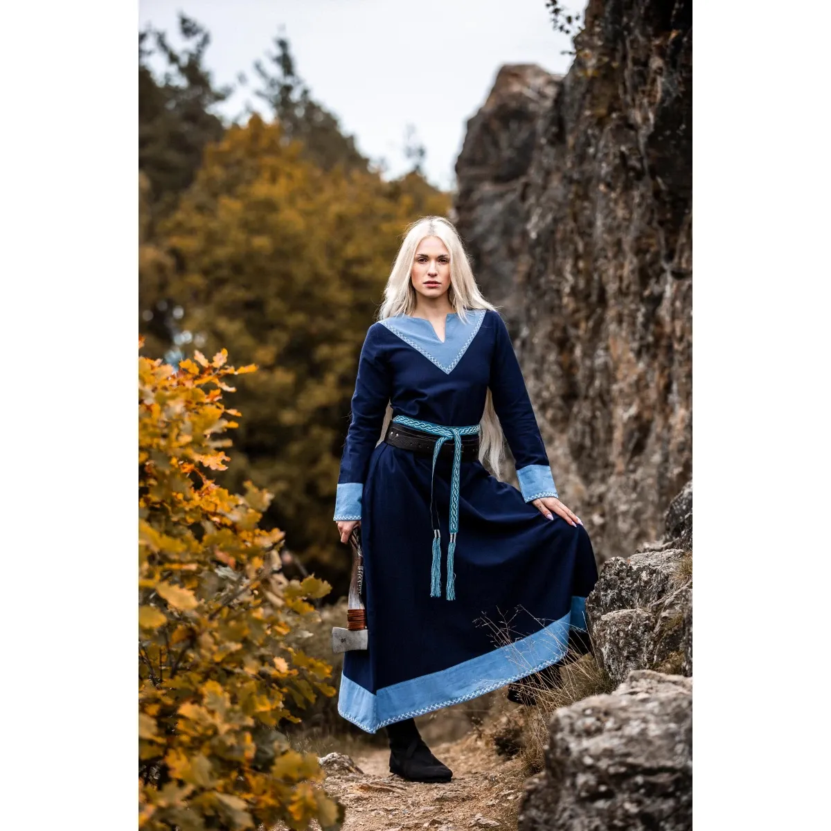 Wikinger Kleid blau V-Ausschnitt Kreuzst box