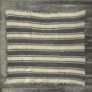 gro&szlig;e handgewebte Wolldecke wollwei&szlig; mit grauen Streifen 210 x 220 cm
