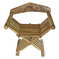 Spätmittelalterlicher Stuhl mit Lehne Scherenstuhl