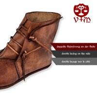 Half boots laced with hobnail double soles brown