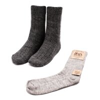 2 Paar fein gestrickte Wollsocken oder Stricksocken ökologisch gefärbt Grautöne 47-50