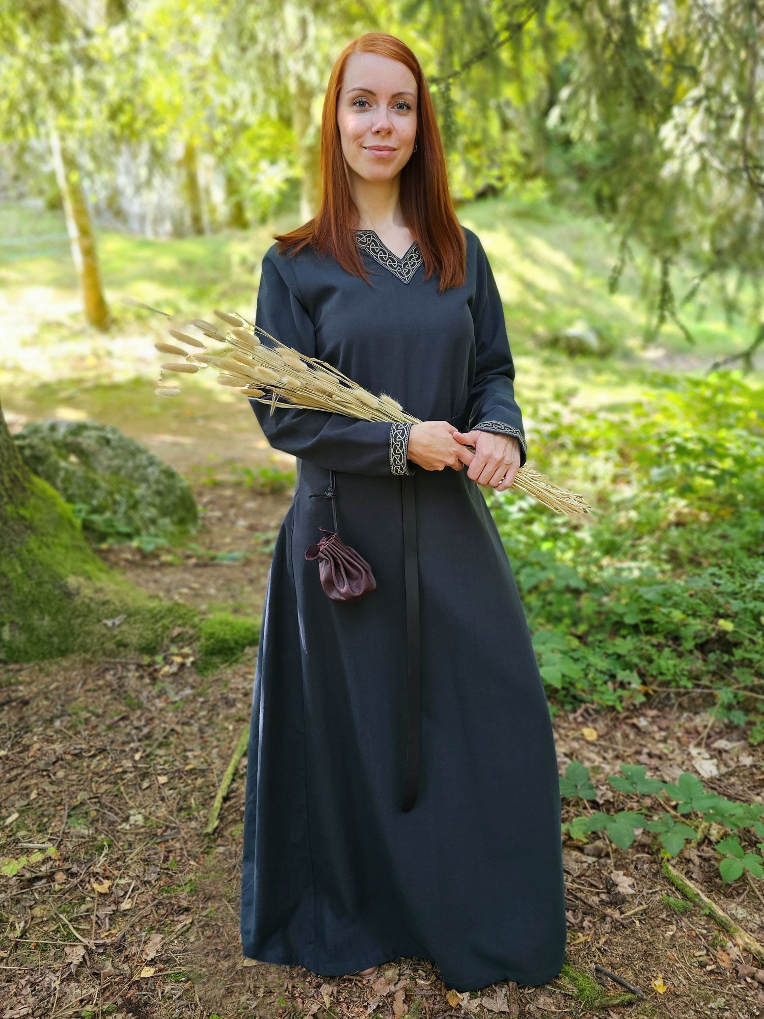 Mittelalter Kleid langarm Blau mit Borte "Sigyn" blaues Mittelalterkleid A-Linie